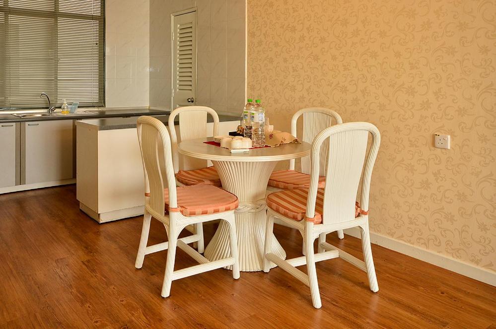 Jetty Apartment *